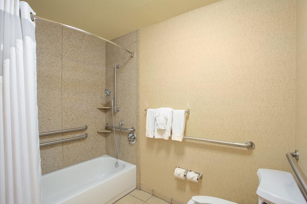 Hotel Express & By Ihg 3*